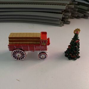 Hawthorne Village BUDWEISER  small Wagon and Christmas Tree for Flatbed car